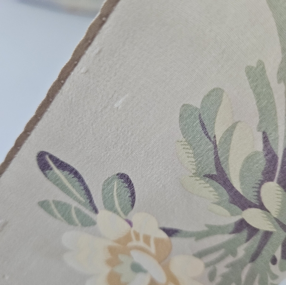 LIZ CLAIBORNE Oblong Floral Spray Scarf | SZ 51" - Picture 13 of 13